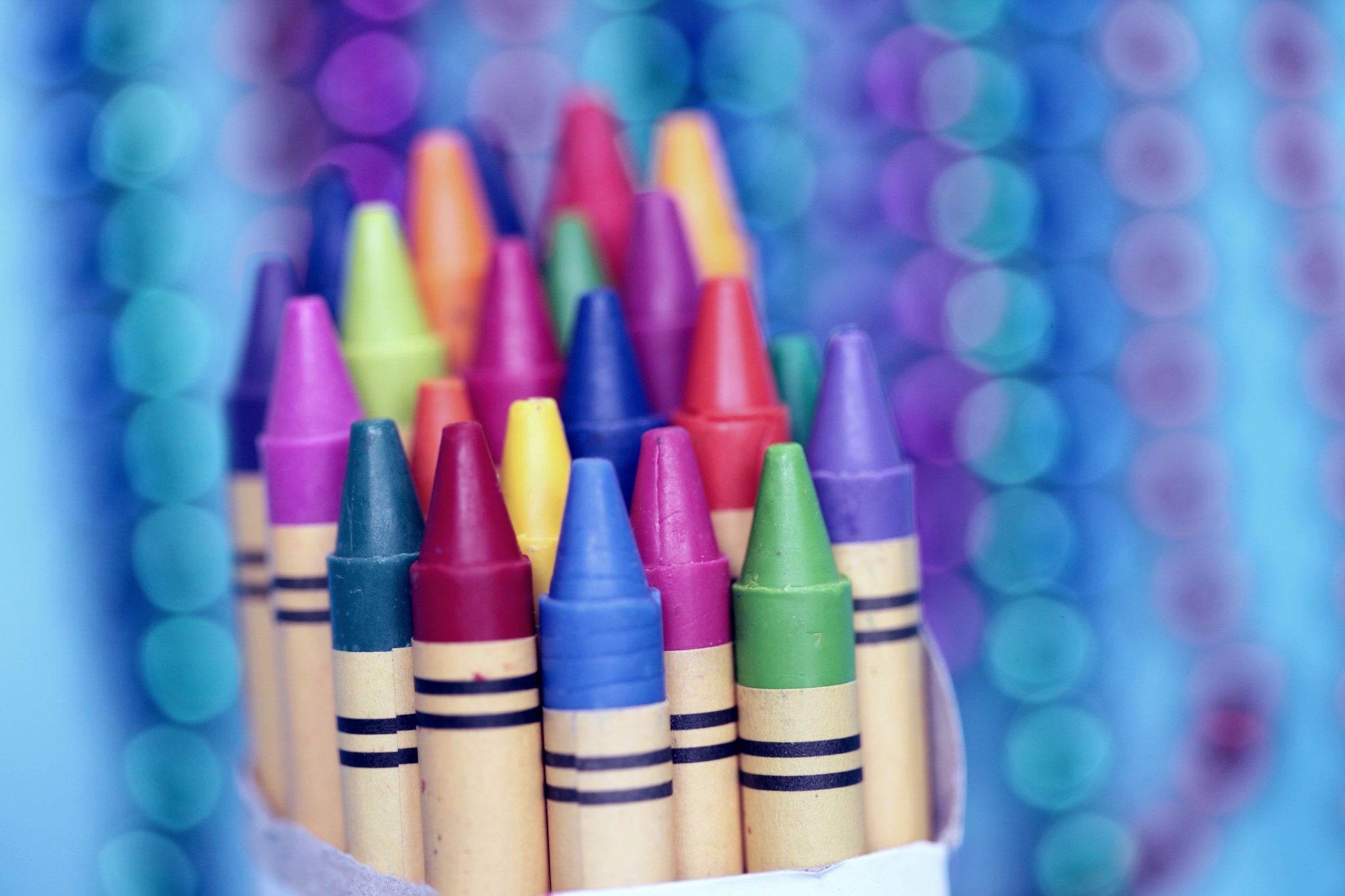 Crayons Clever PowerPoint Visuals courses